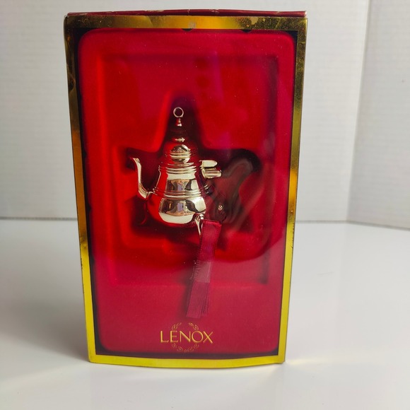 Lenox Williamsburg Steeped in Tradition Silver Plated Teapot Ornament Miniature - Picture 14 of 16